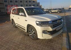 تۆیۆتا لاند کروزەر